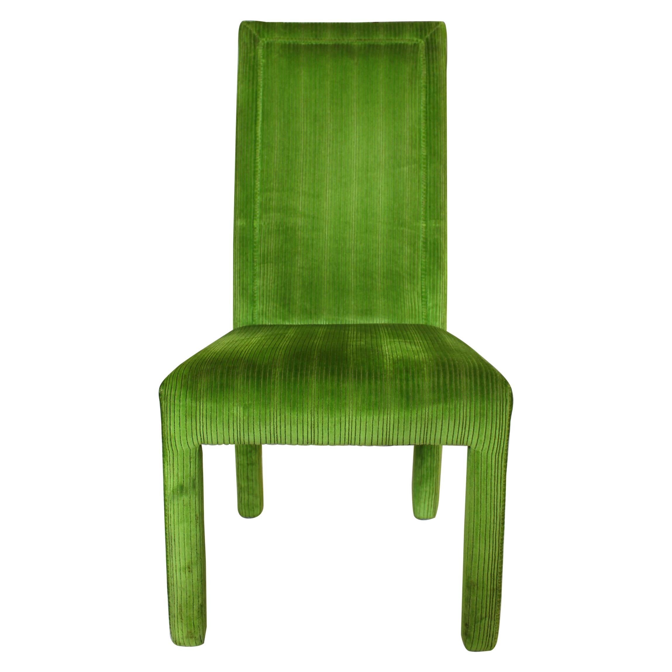 Set of 8 Dining Chairs in Vintage Classic Green Color For Sale