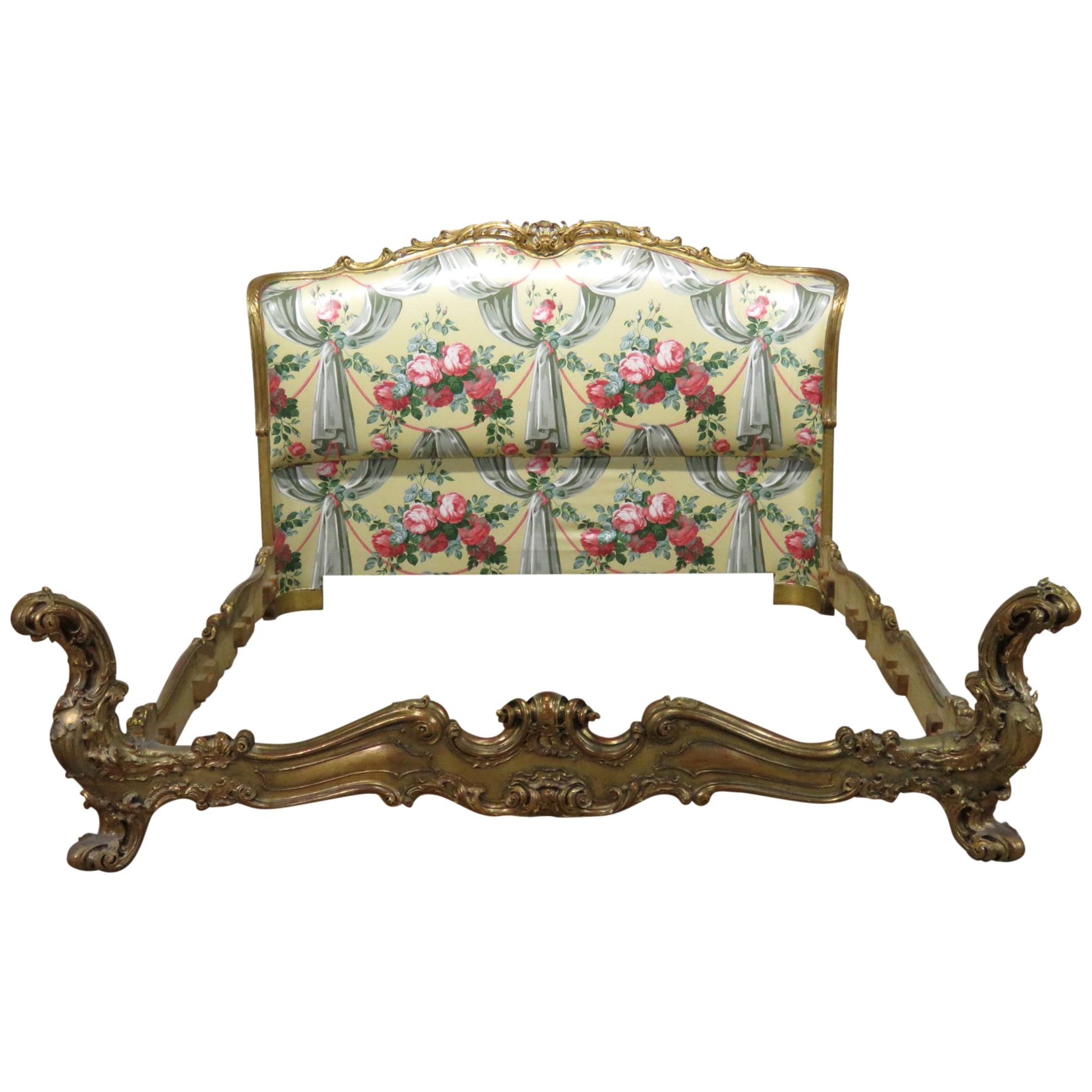 Pair of Antique Italian Painted Beds For Sale at 1stDibs
