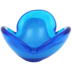 Seguso Murano Cuenco de vidrio artístico italiano azul de mediados de siglo, Italia Años 60