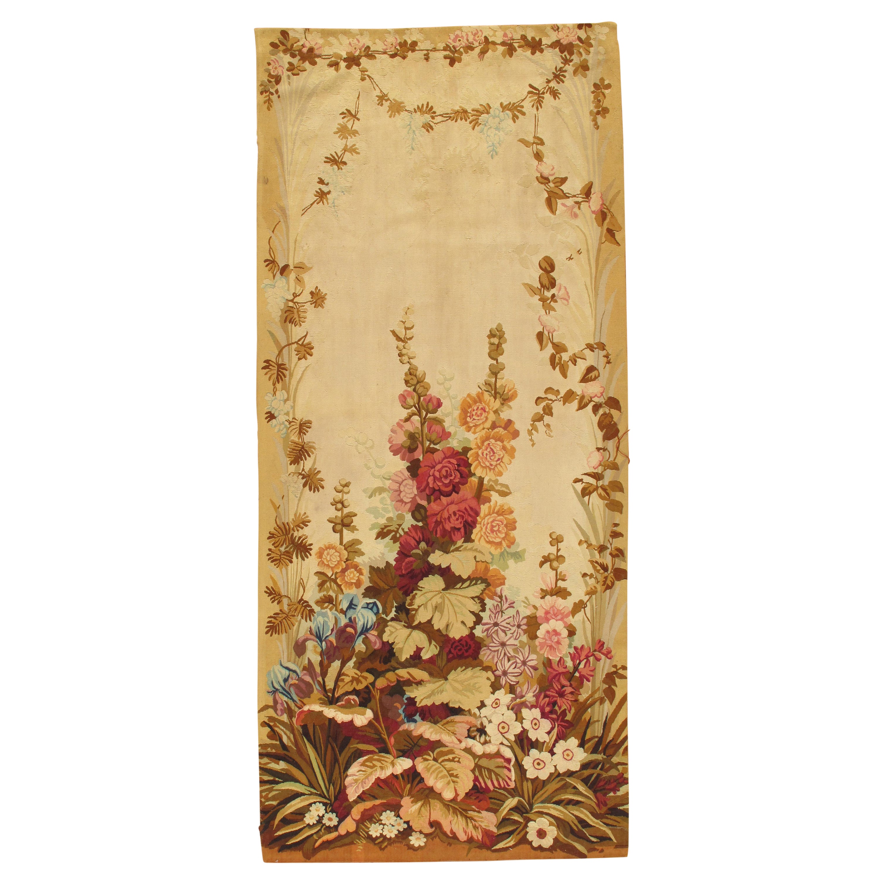 Antiker französischer Wandteppich aus der Zeit um 1900 in weichen herbstlichen Farben