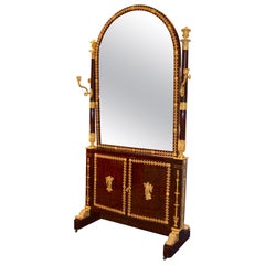 Dressing-Spiegel und Schmuckschrank von Madame Mere, vonizia Bonaparte
