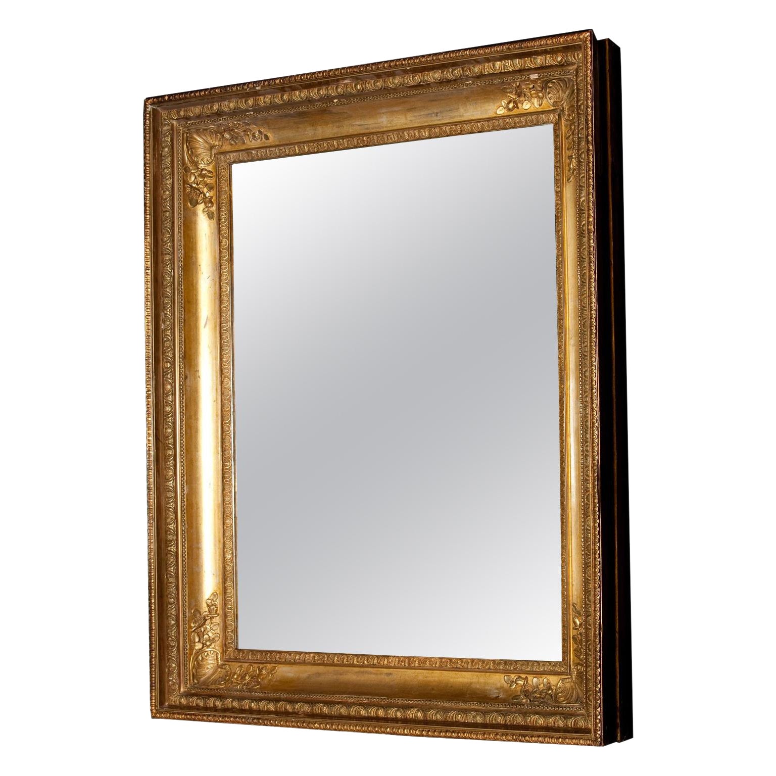 Début du 19e siècle  Miroir Empire français en bois doré en vente