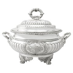 Sopera o centro de mesa antiguo de plata de ley