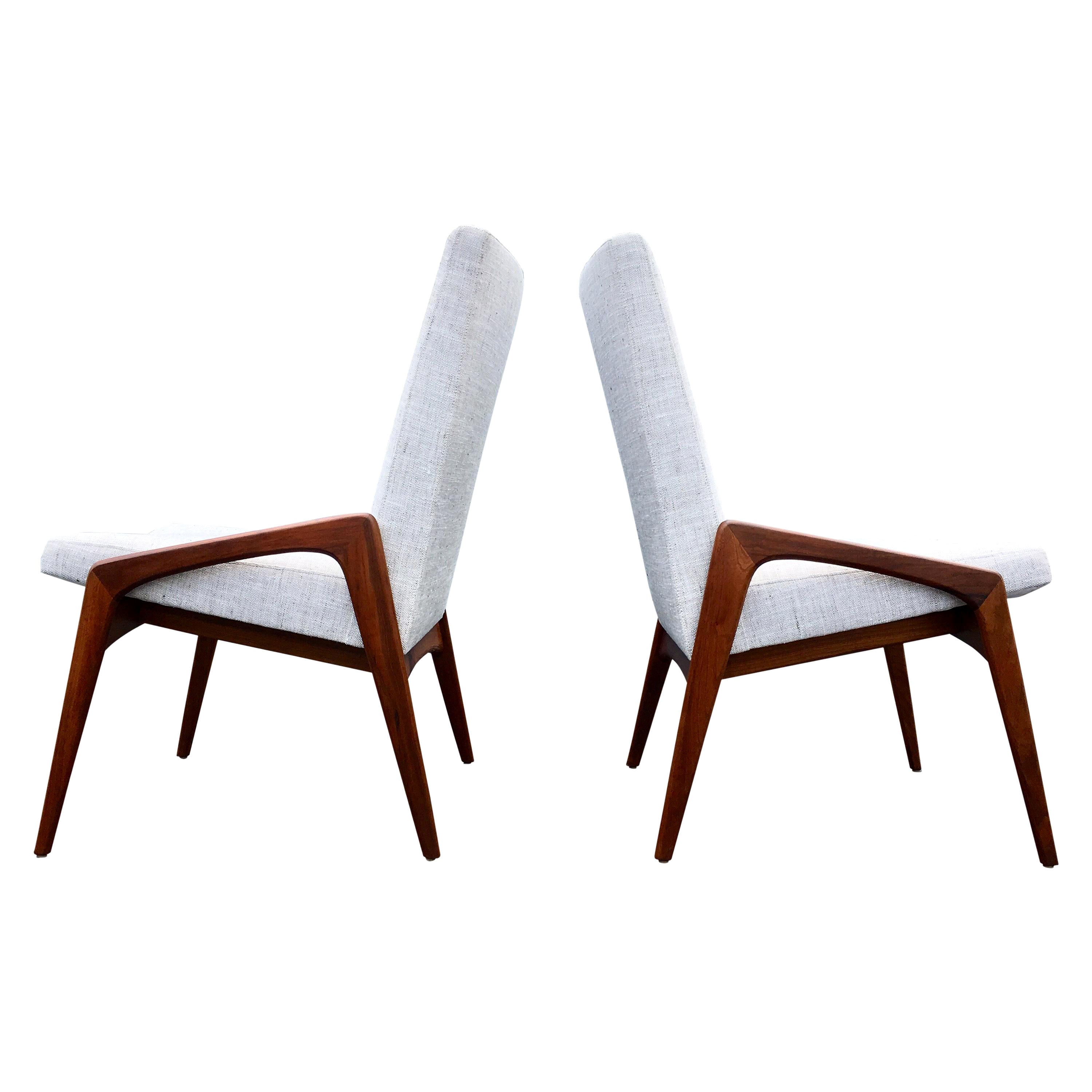 Paire de chaises modernes danoises, noyer, années 1950, excellent état