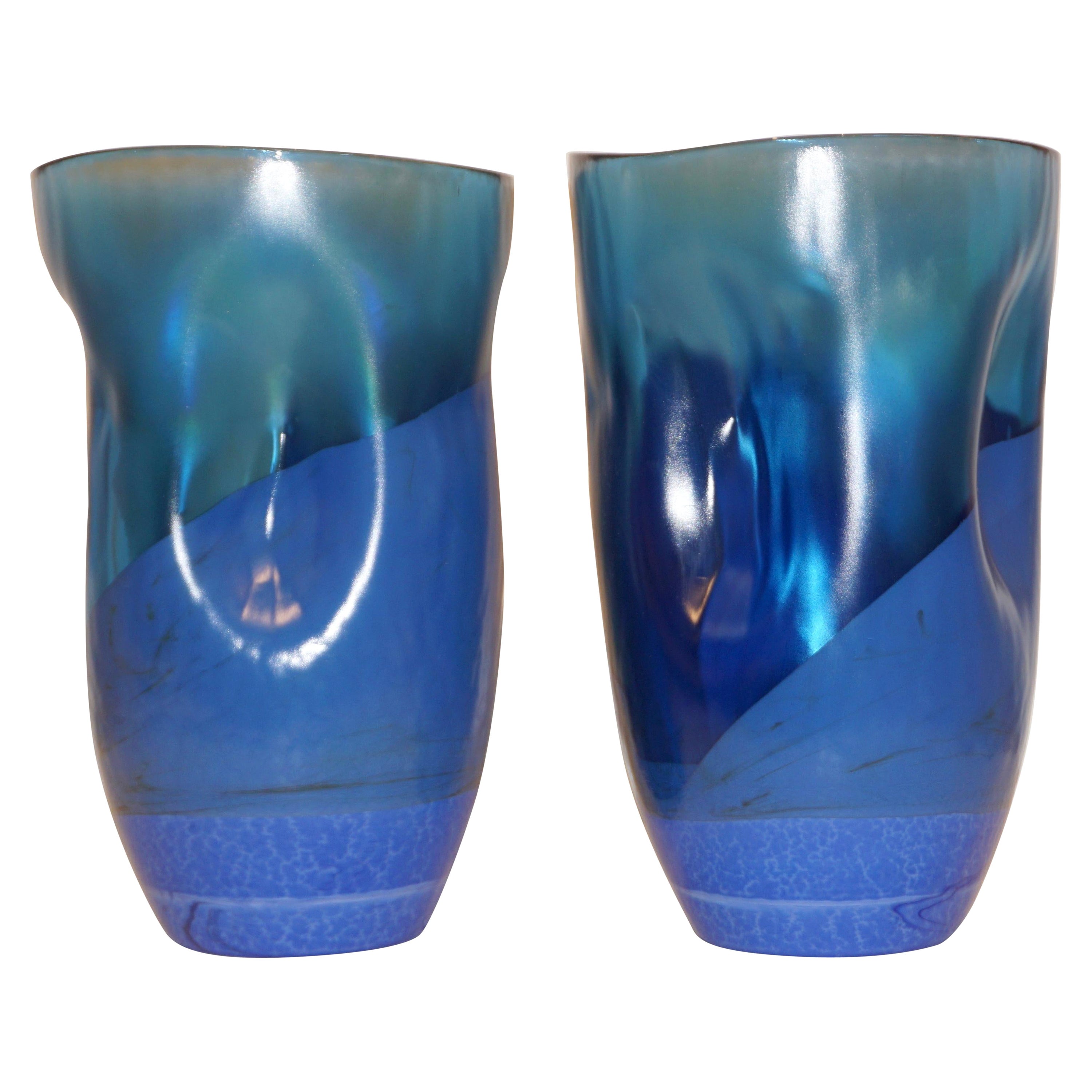 Contemporary Minimalist Iridiscent Royal Blue Murano Glass Pair of Modern Vases For Sale