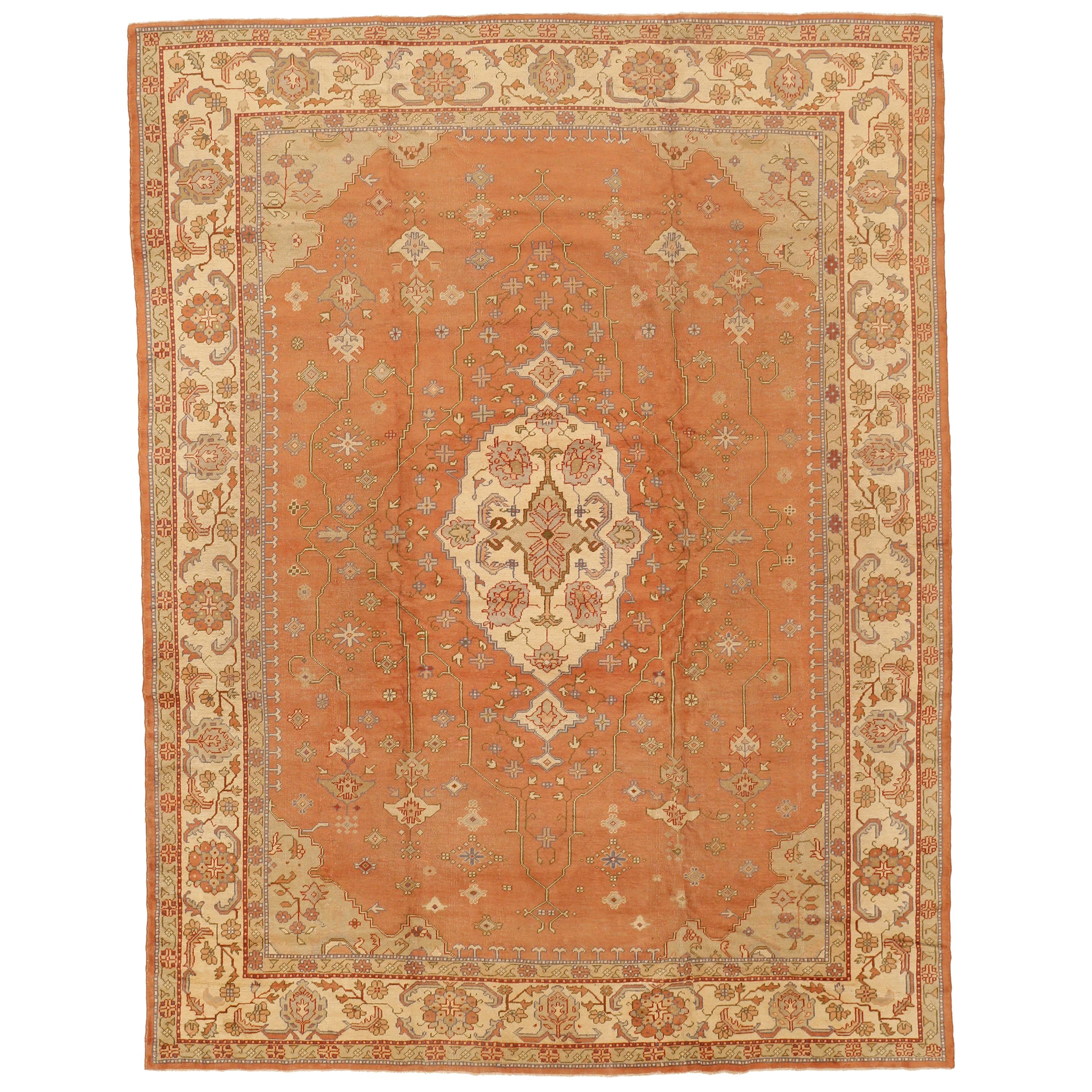 Tapis turc ancien d'Oushak de couleur pastel en vente