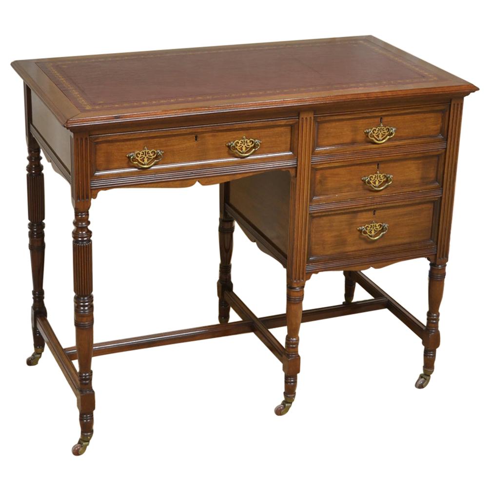Fine Quality Victorian Walnut Antique Desk
