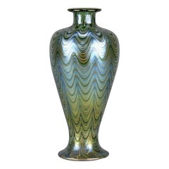 Vase Art nouveau irisé "Lava Phanomen" de Johann Loetz