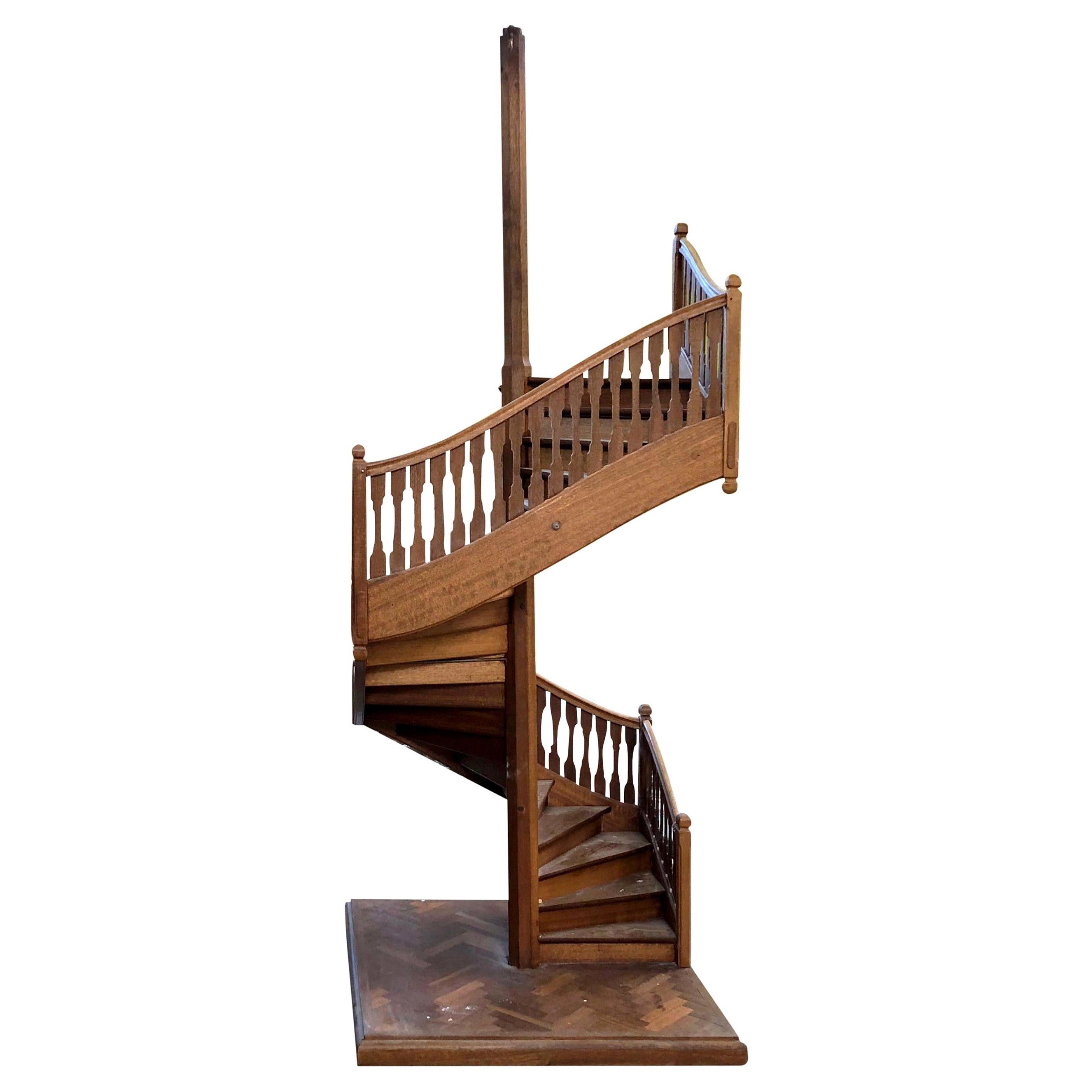 Miniature d'escalier en colimaçon en bois du 19ème siècle, modèle architectural français