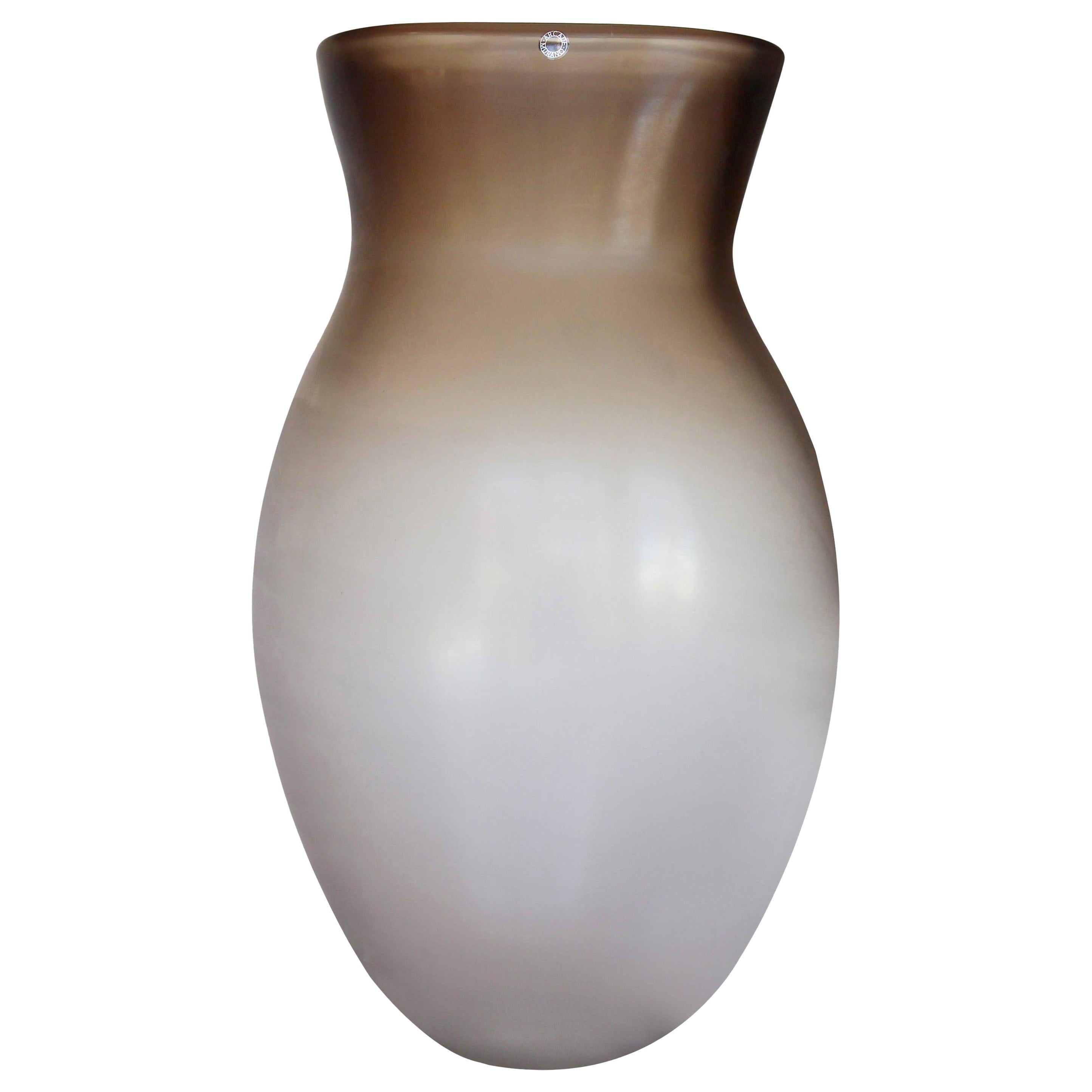 Vase aus Muranoglas mit Primitivmotiv im Angebot