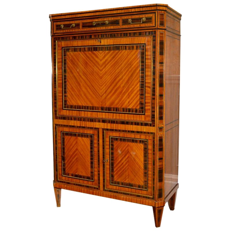 18th Century Dutch Satinwood Marquetry Secretaire a Abattant For Sale