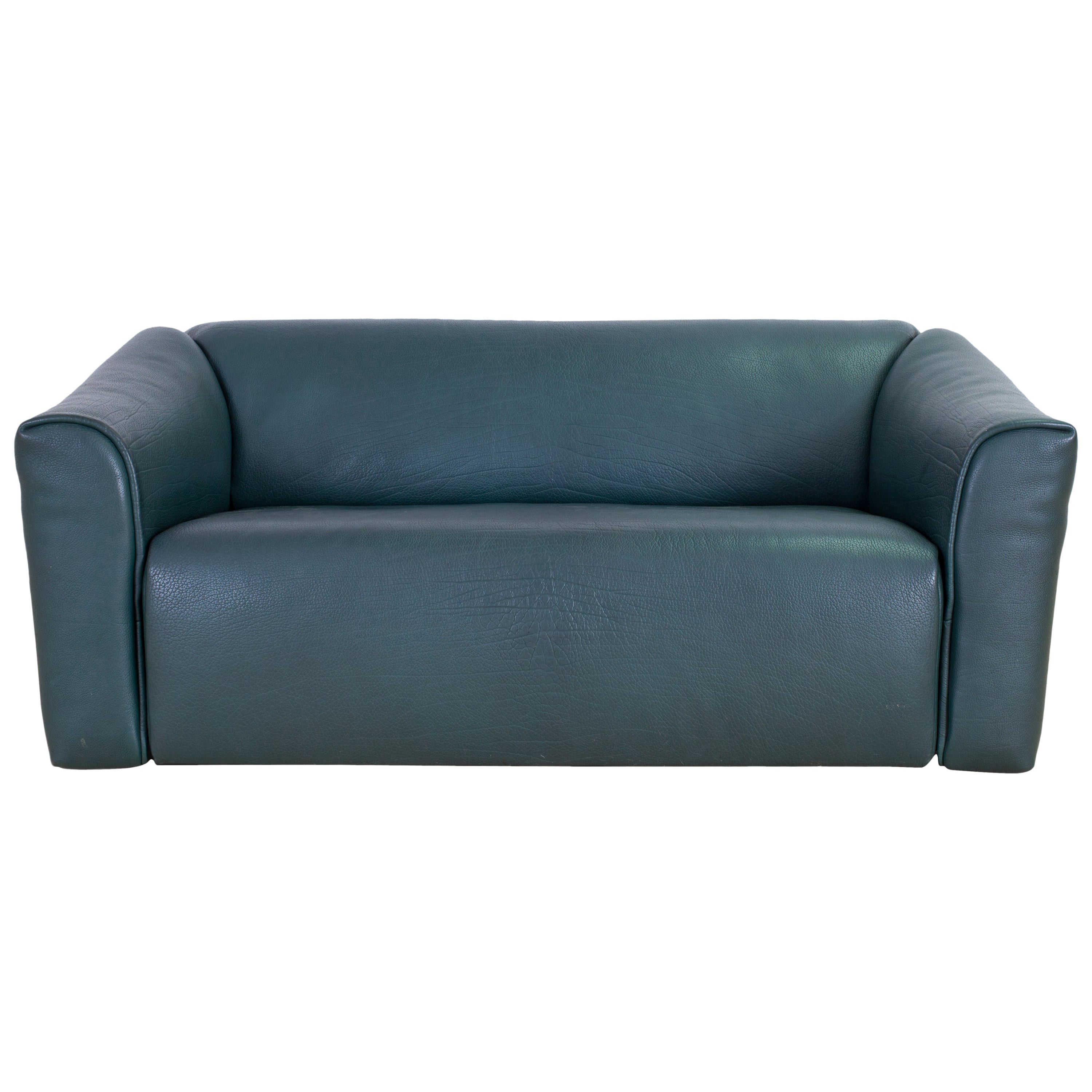 Mid-Century Modern Green Leather Sofa by Skippers Mobler at 1stDibs