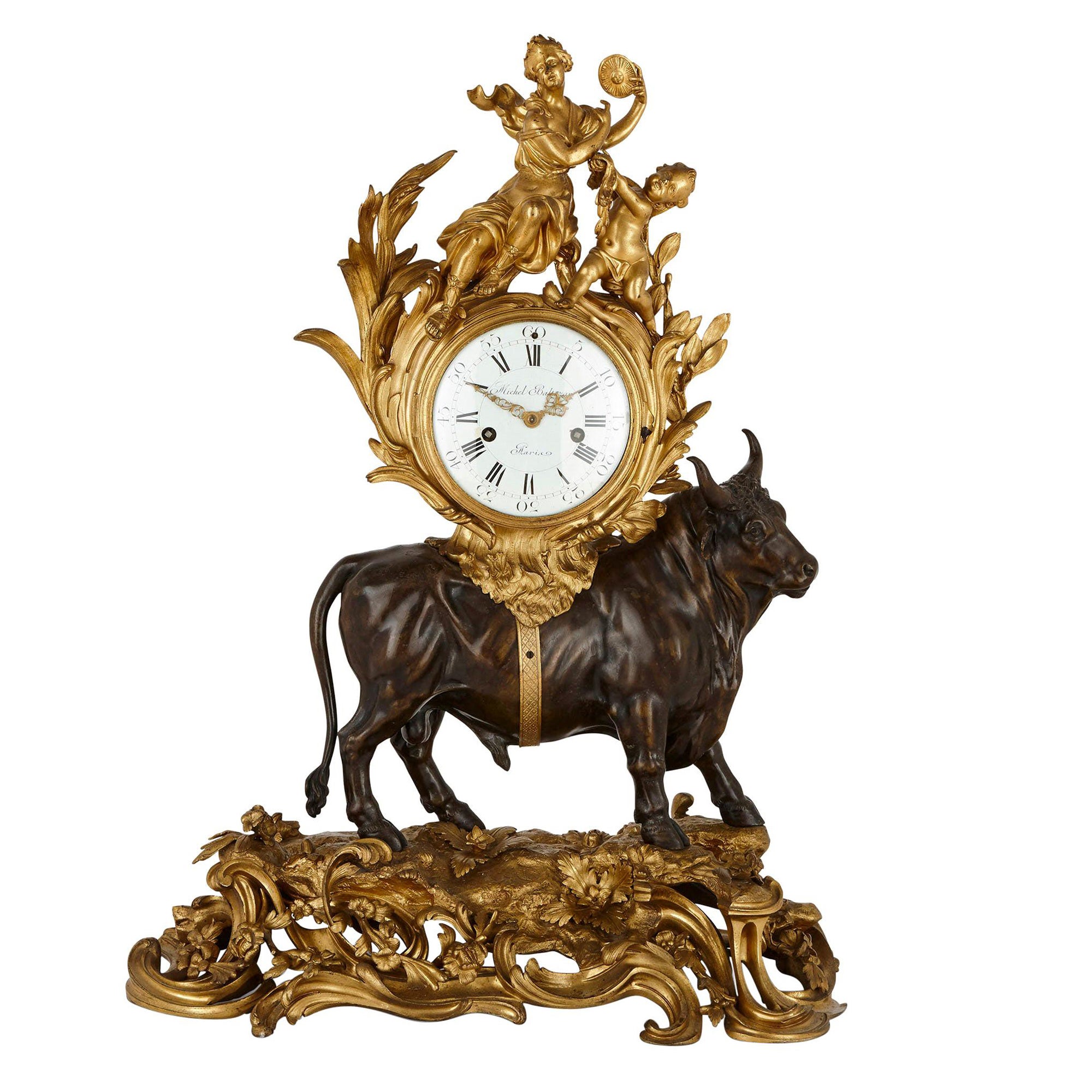Pendule de cheminée de style Louis XV en bronze doré et patiné par Balthazar en vente