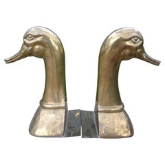 Enorme par de sujetalibros vintage de pato de latón pulido de Sarreid Ltd.