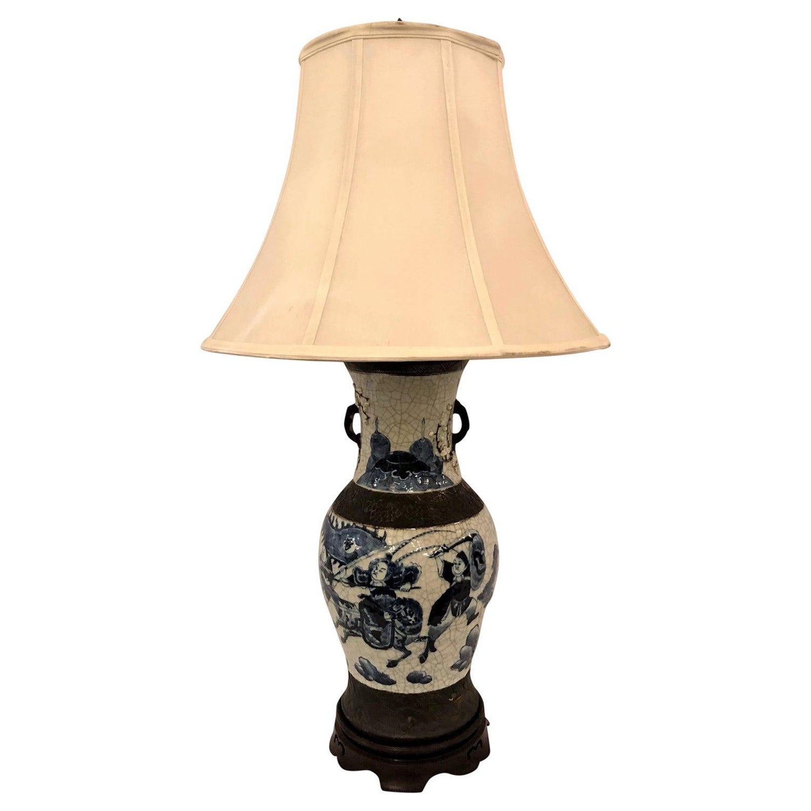 Lampe chinoise ancienne du 19ème siècle en porcelaine bleue et blanche en vente