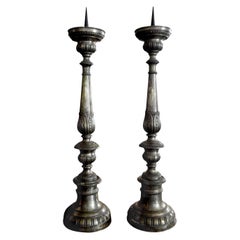 Pareja de candelabros italianos del siglo XIX estilo Luis XVI plateados