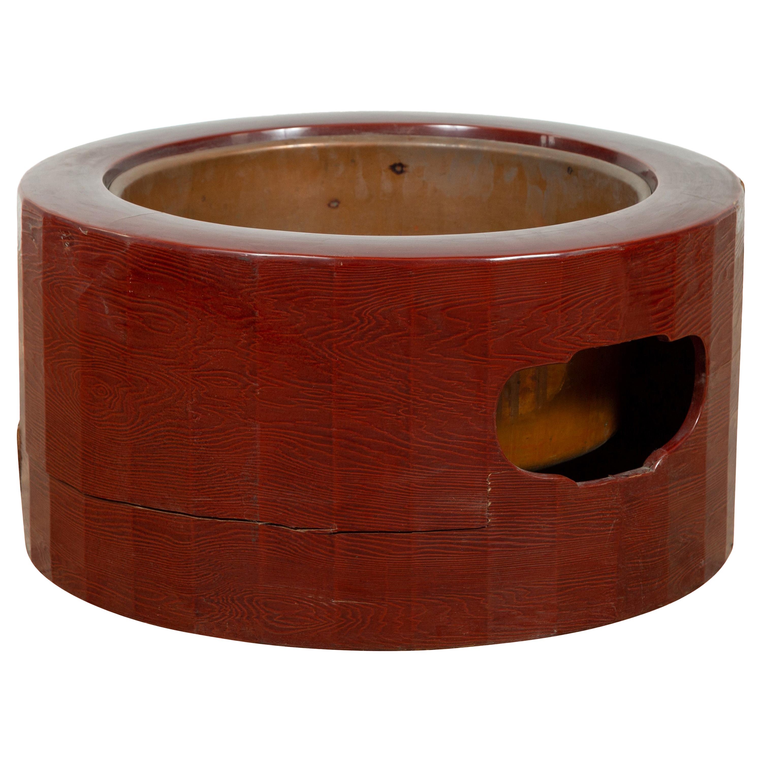 Japanese Taishō Period Early Red Lacquered Circular Hibachi, Early 20th Century