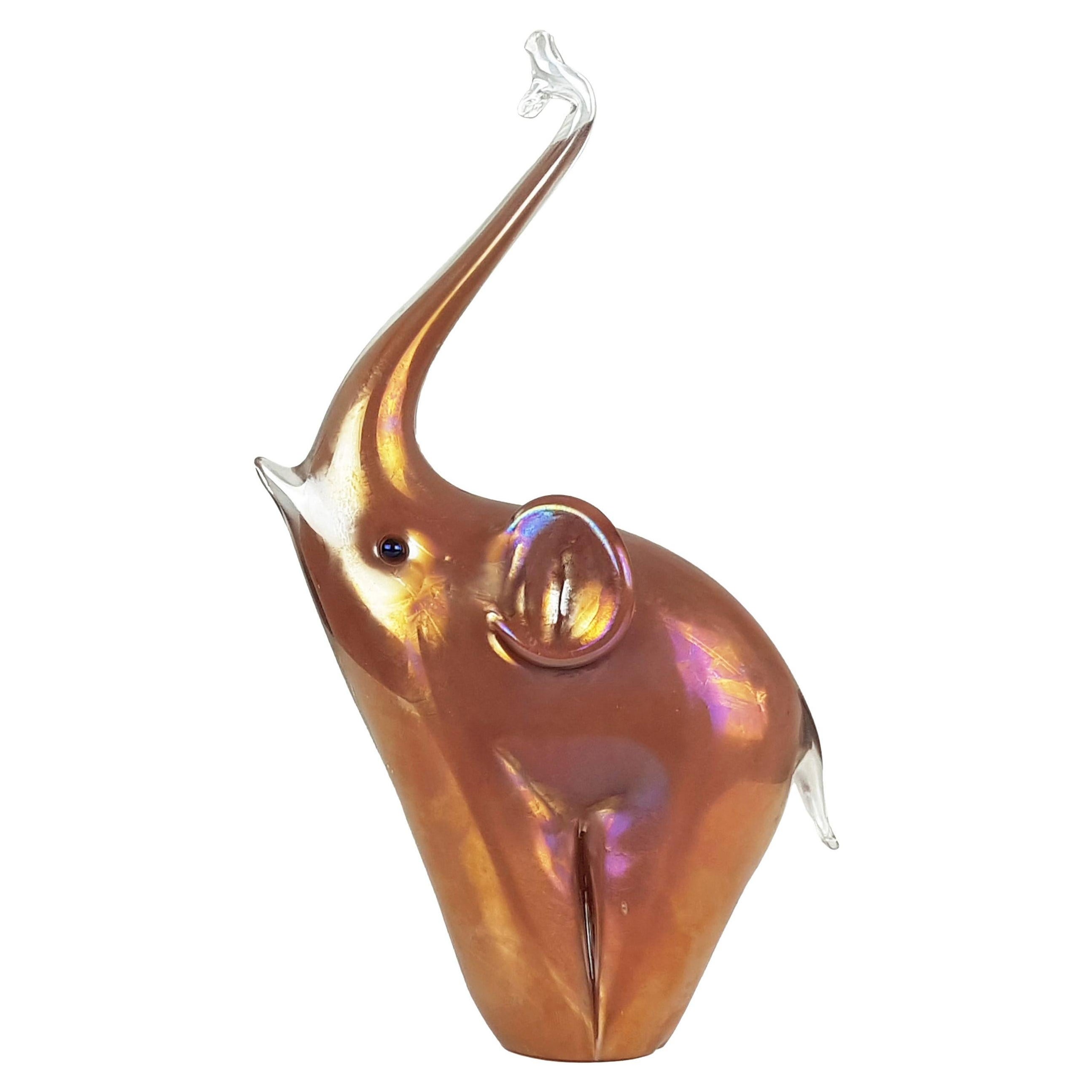 Éléphant en verre de Murano rouge irisé des années 1960 Attribué à Archimede Seguso