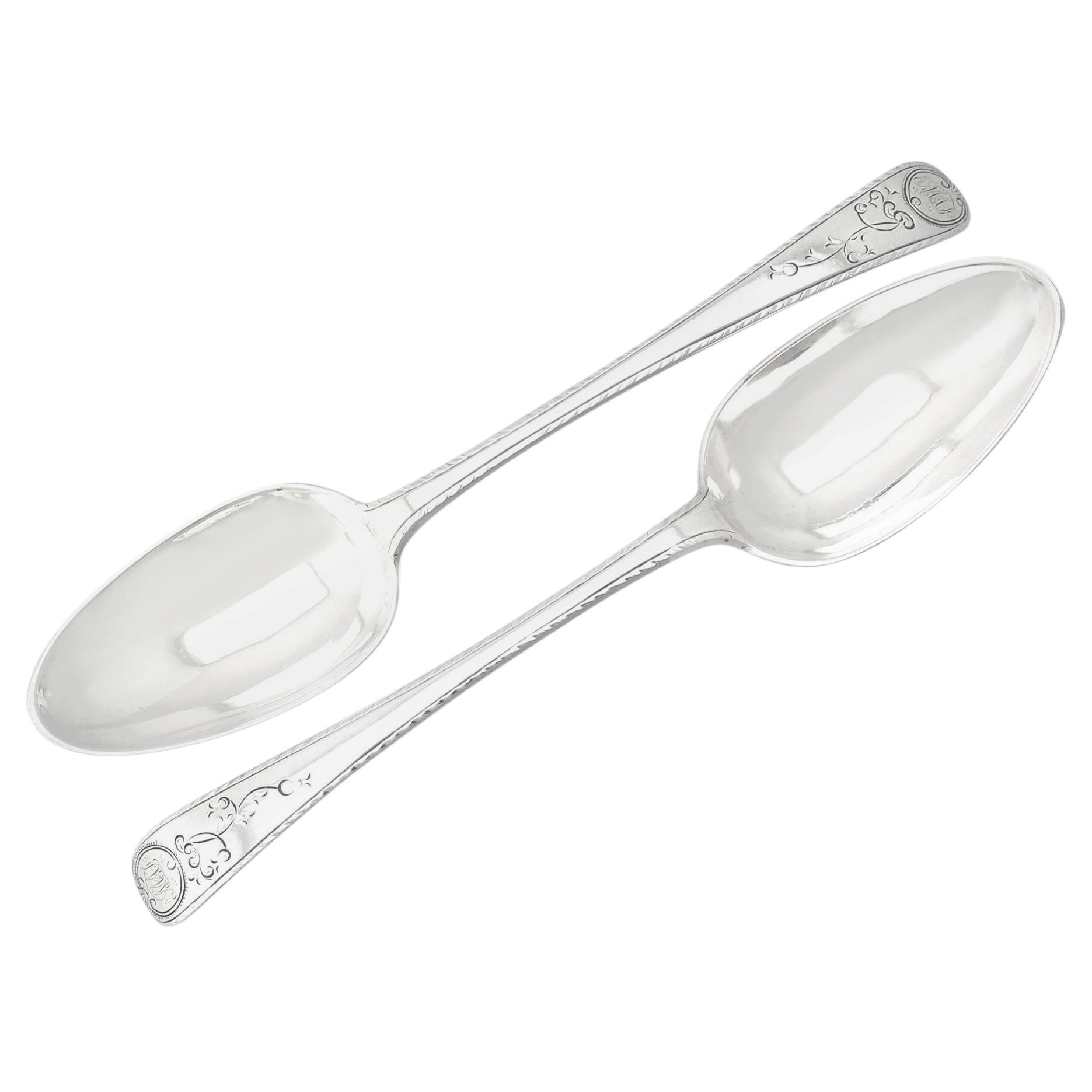 Cucharas de mesa con borde de pluma inglesa antigua de plata de ley de Newcastle en venta