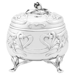 Juego de té de plata austrohúngaro de la década de 1910
