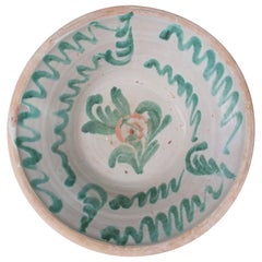 Spanish White and Green Glazed Terracotta Lebrillo, Fajalauza, Granada