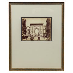 Fotografía antigua en blanco y negro "Porte Saint Denis", París, finales del siglo XIX