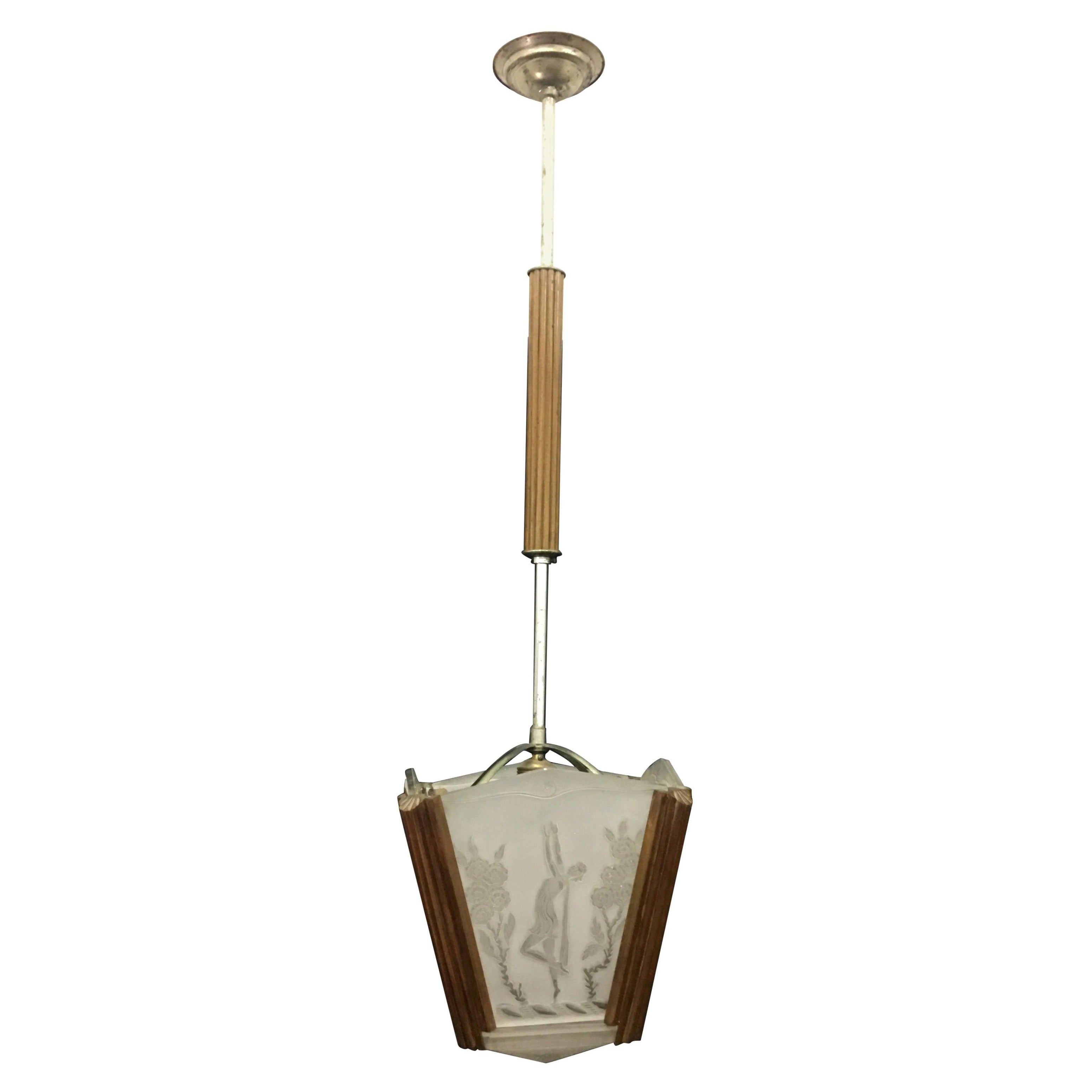 Lampe à suspension italienne Art Déco élégante des années 1930 en bois et verre gravé en vente