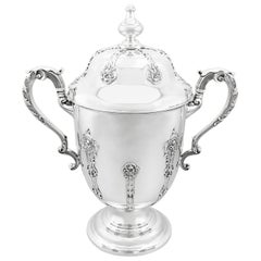 Tasse de présentation et couvercle antique en argent sterling des années 1910