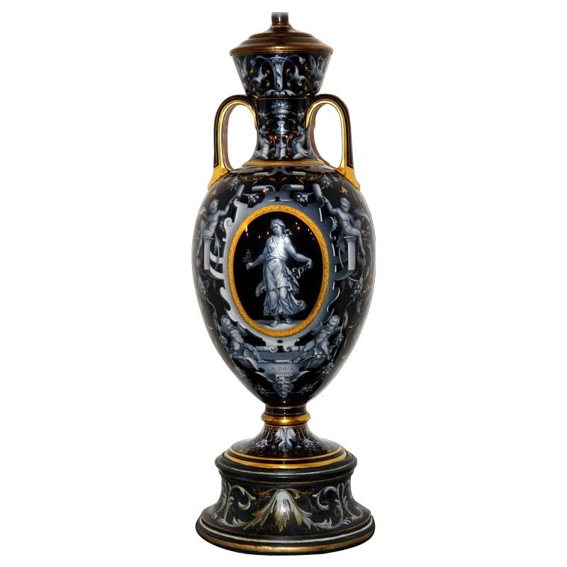 Lampe unique en porcelaine ancienne de style néoclassique