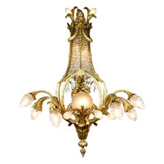 Lustre Belle Époque français en bronze doré et verre taillé avec chérubin figuré & Lustre en forme de putto