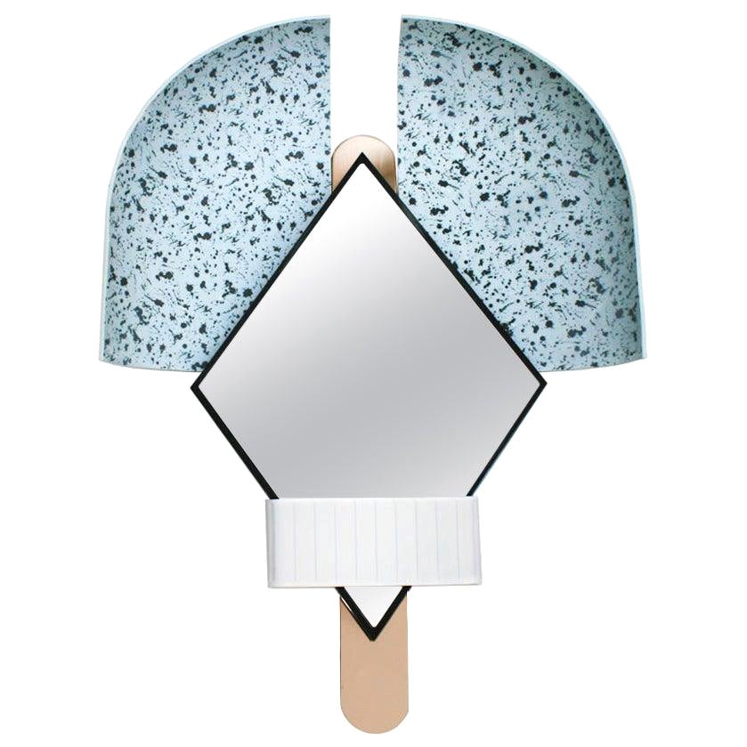 Superbe miroir "Bonnet" contemporain italien Elena Salmistraro de couleur bleu clair
