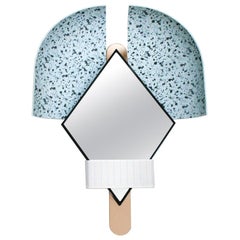 Superbe miroir "Bonnet" contemporain italien Elena Salmistraro de couleur bleu clair