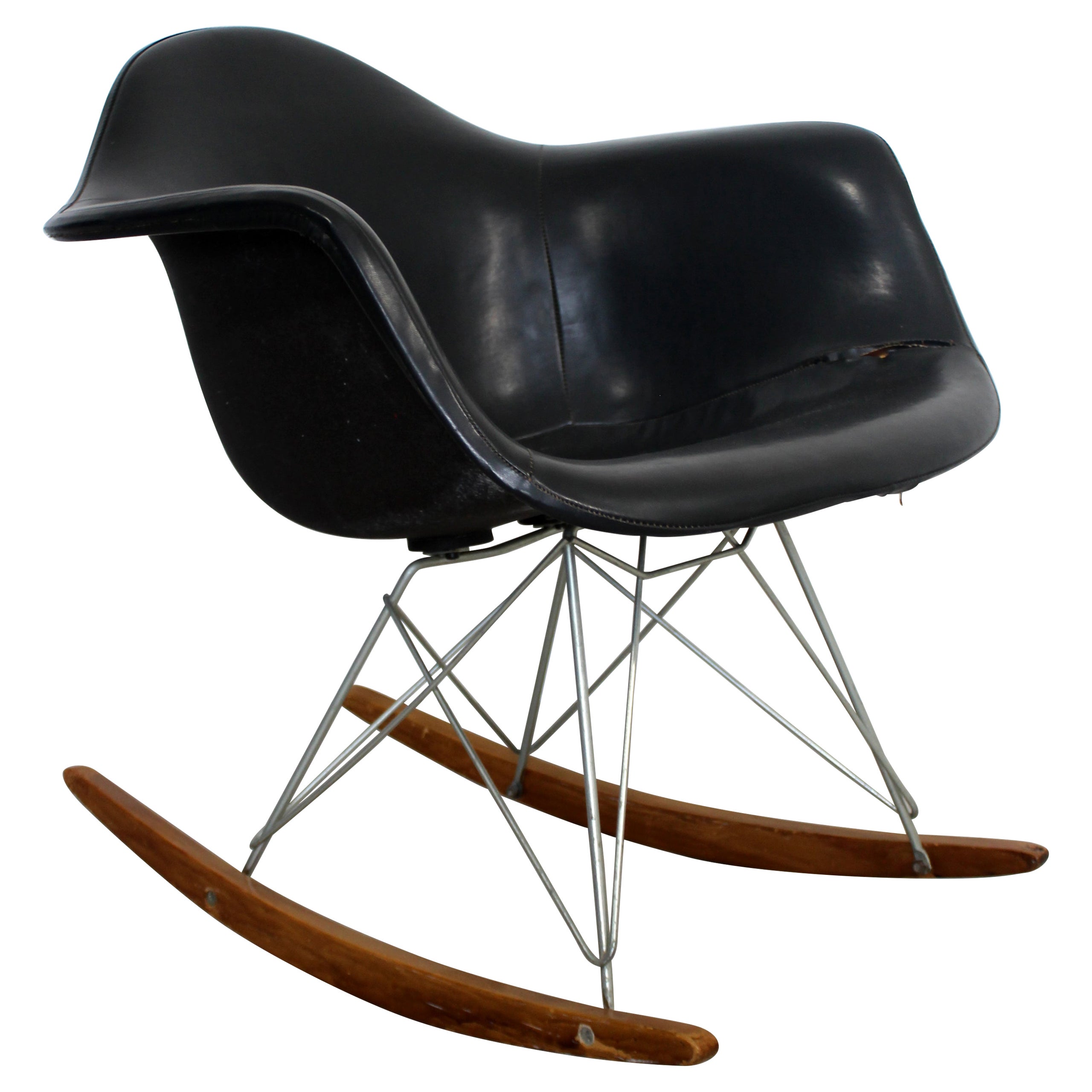 Mid Century Salterini White Wrought Iron Rocking Chair Rocker For Sale