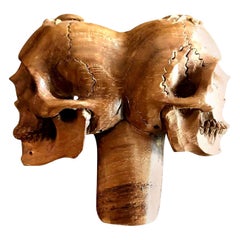 Poignée de canne de marche en bois sculptée à la main Memento Mori à deux crâne