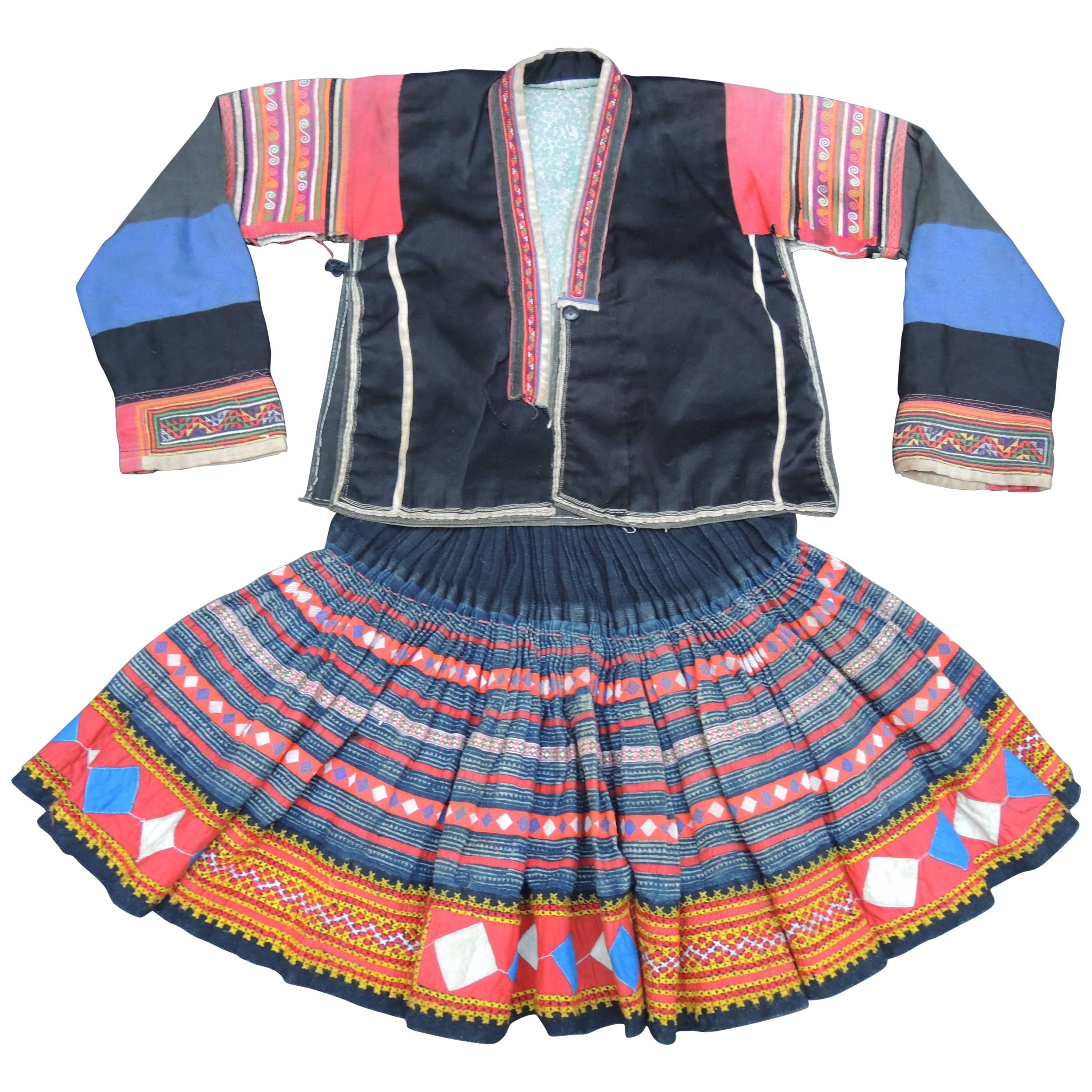 Early 20th Century Miao Embroidered Children's Jacket and Skirt For Sale