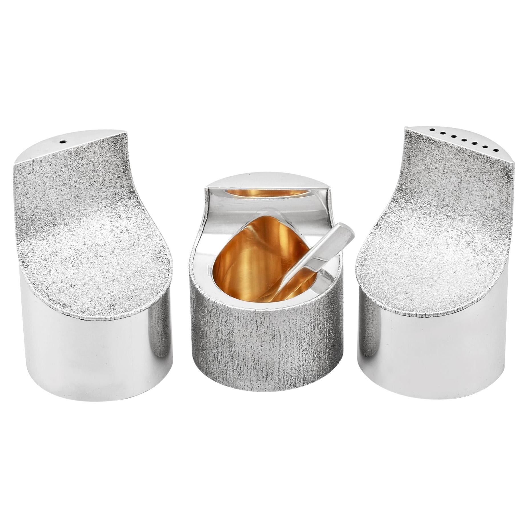 Grant Macdonald Silversmiths 1972 Juego de condimentos de plata de ley