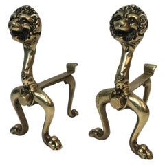 Paire inhabituelle de chenets en bronze en forme de lions:: français:: vers 1900
