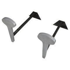 Paar modernistische Andirons aus verchromtem Stahl und Eisen:: französisch:: um 1970