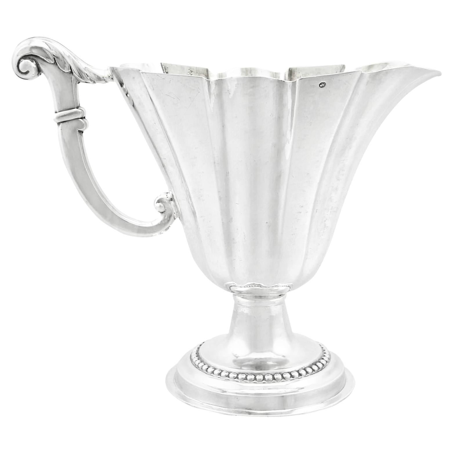Antigua jarra italiana de plata de ley de la década de 1820