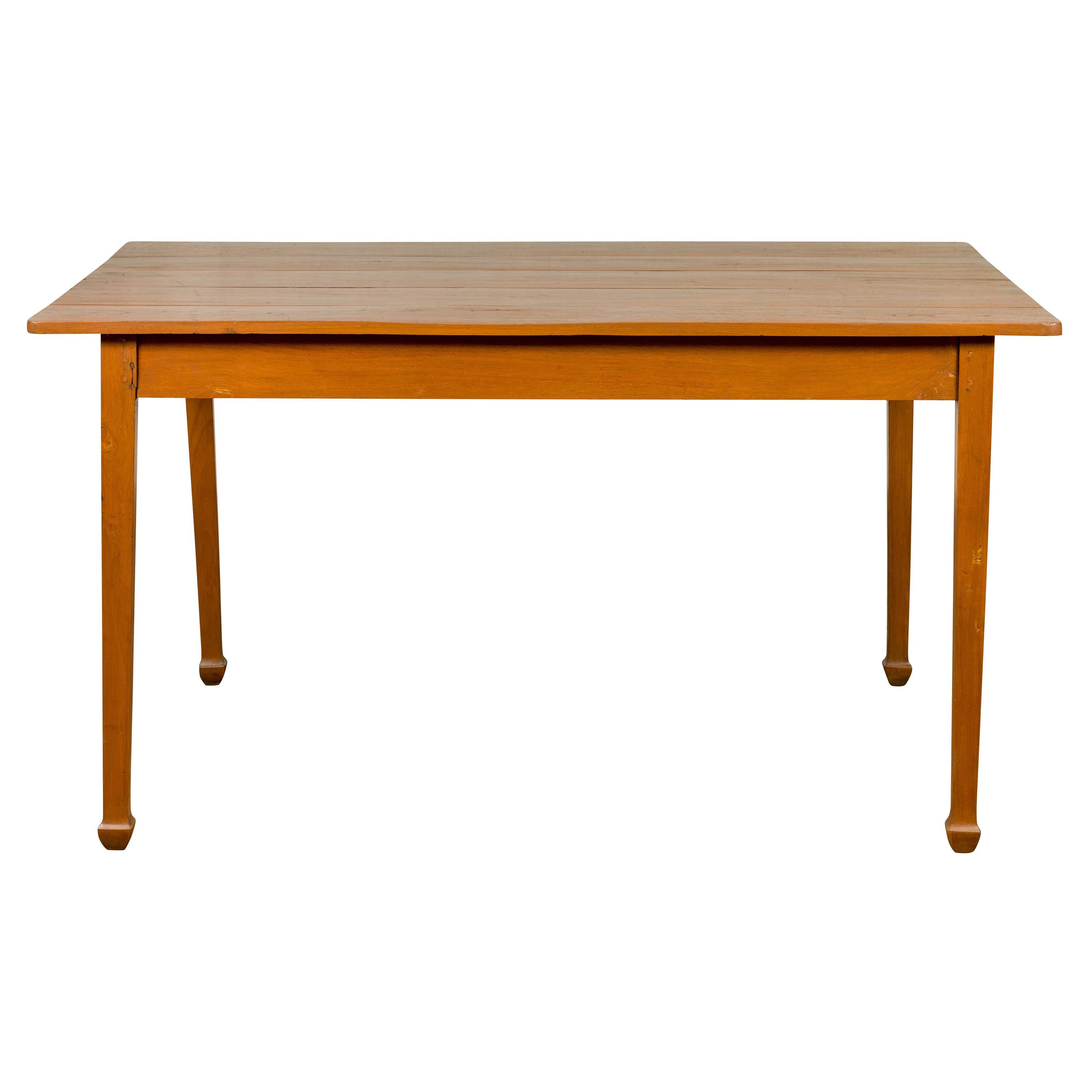 Vintage Dining Table with Simple Classical Design and Spade Feet