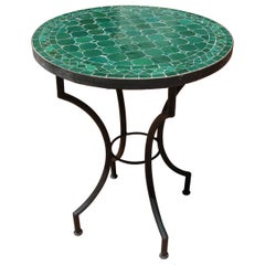 Table de bistrot marocaine en mosaïque de carreaux verts