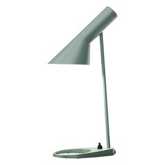 Arne Jacobsen 'AJ Mini' Tischlampe aus blassem Petroleum für Louis Poulsen