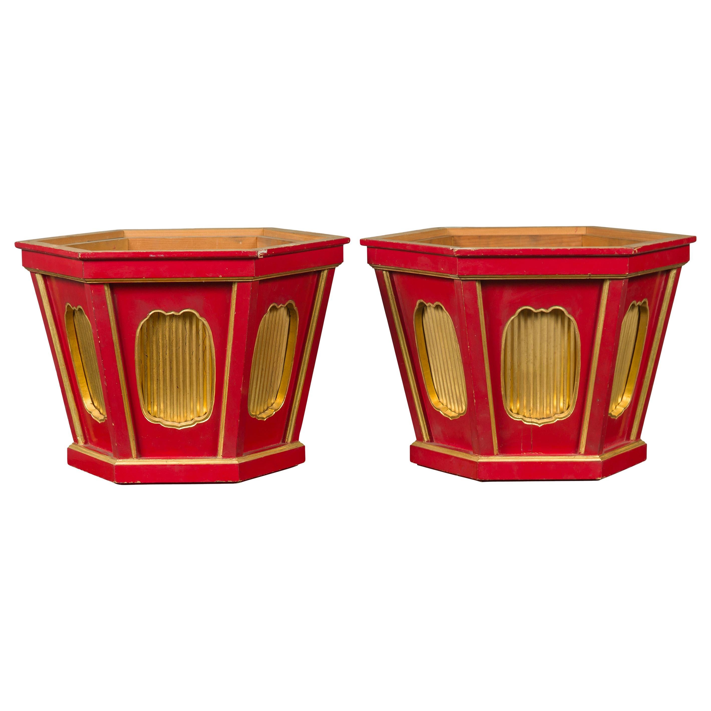 Japanese Taishō Gold and Red Lacquer Hexagonal Planters with Reeded Cartouches For Sale