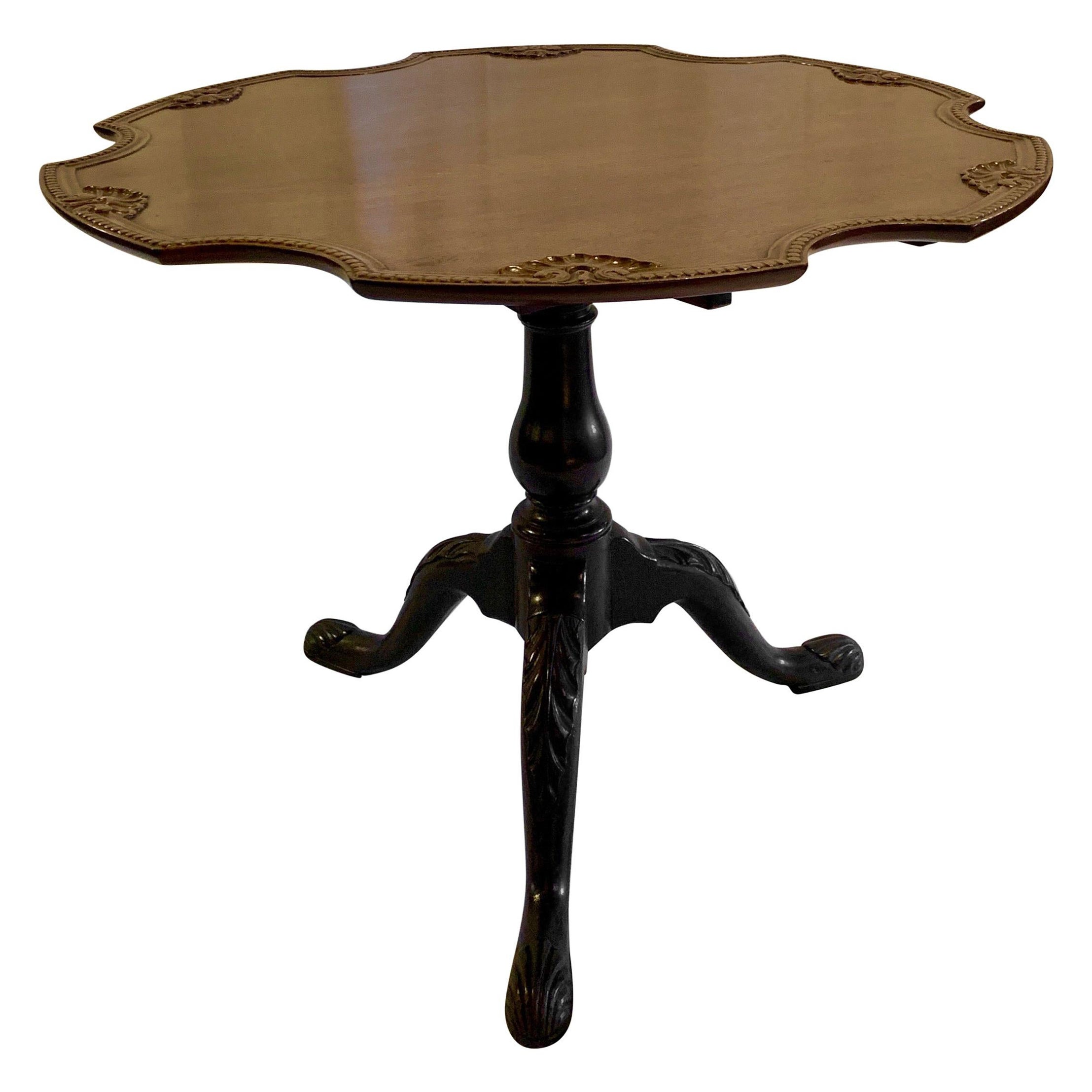 Antique Mahogany Tilt-Top Table with Scalloped Design, circa 1860-1870 For Sale