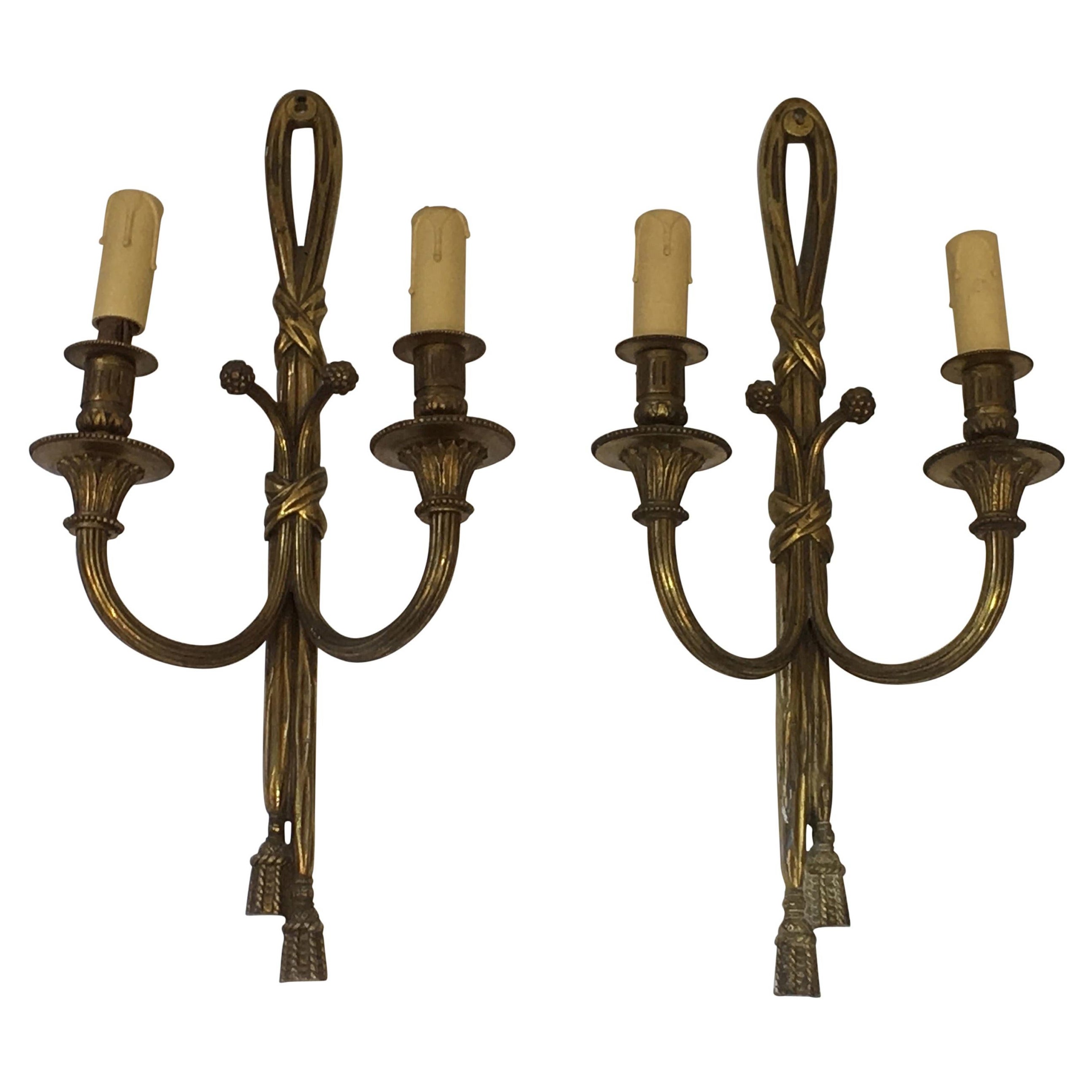 Appliques murales en bronze de style Louis XVI, françaises, vers 1940