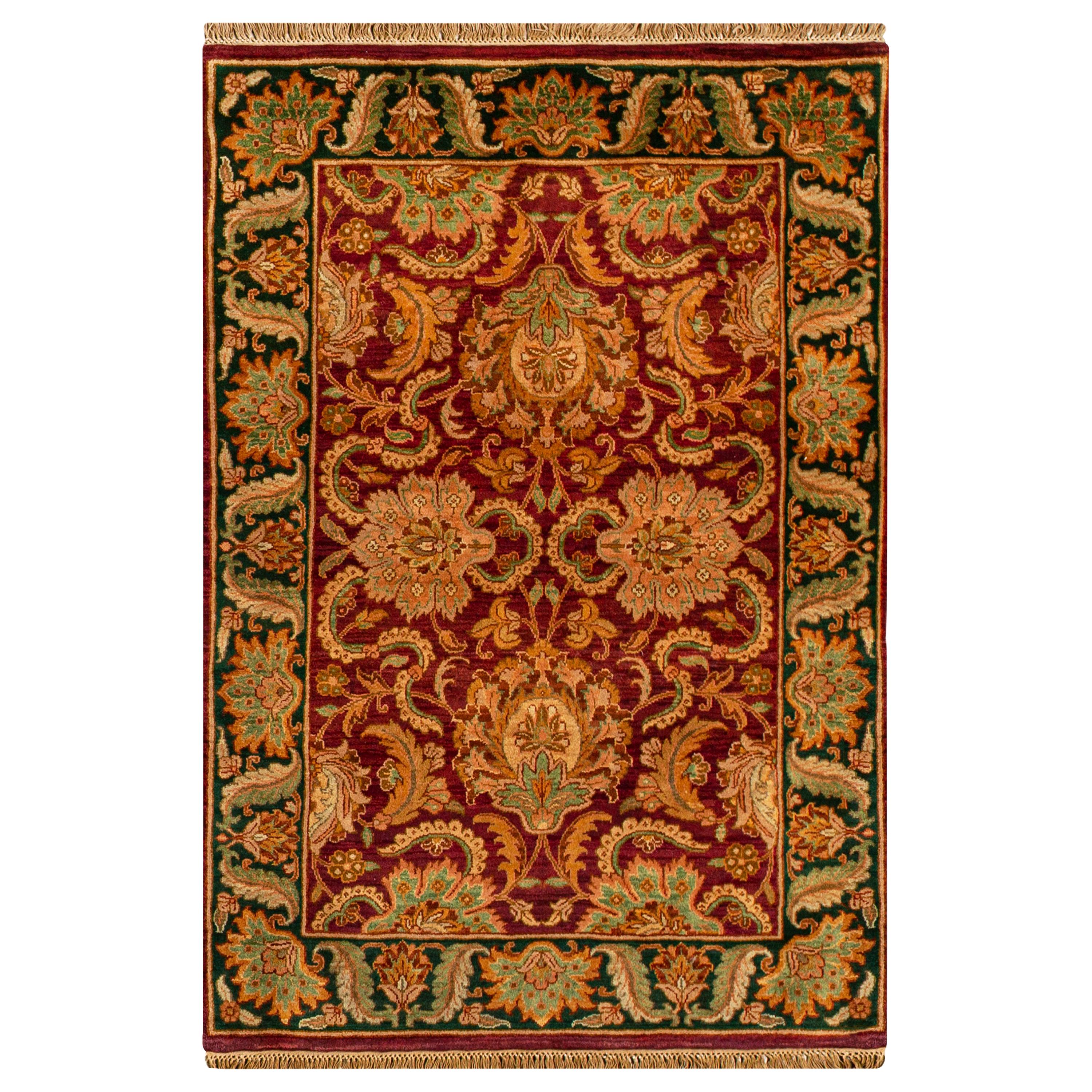 Traditional Handwoven Luxury Wool Red / Green Area Rug For Sale