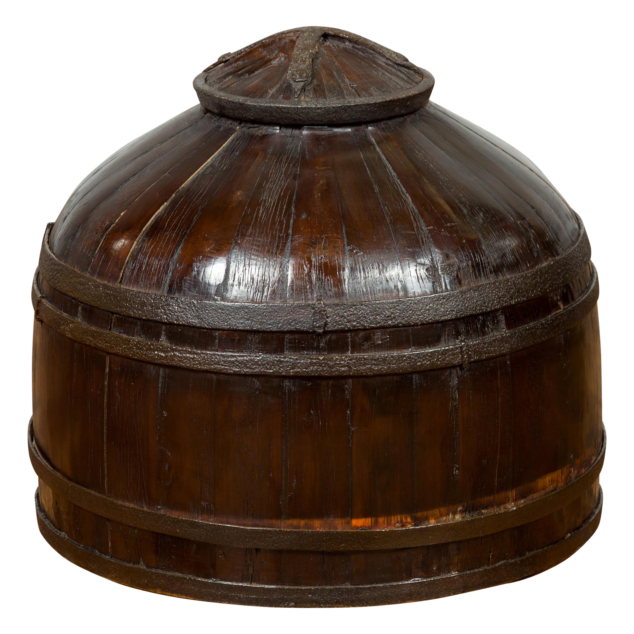 Cubierta decorativa de madera de la dinastía Qing con forma inusual y pátina oscura en venta
