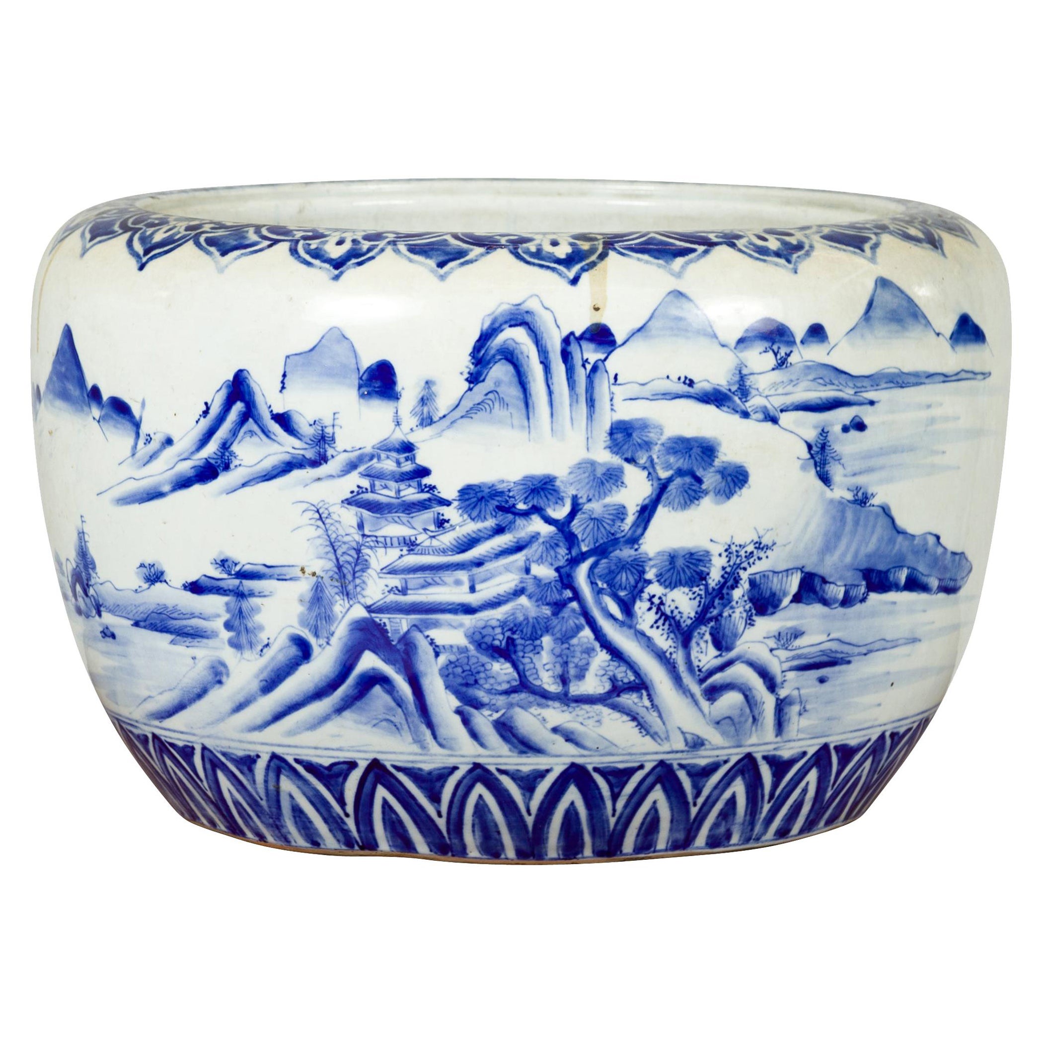 Japanese Taishō Period 1920s Blue and White Round Porcelain Planter