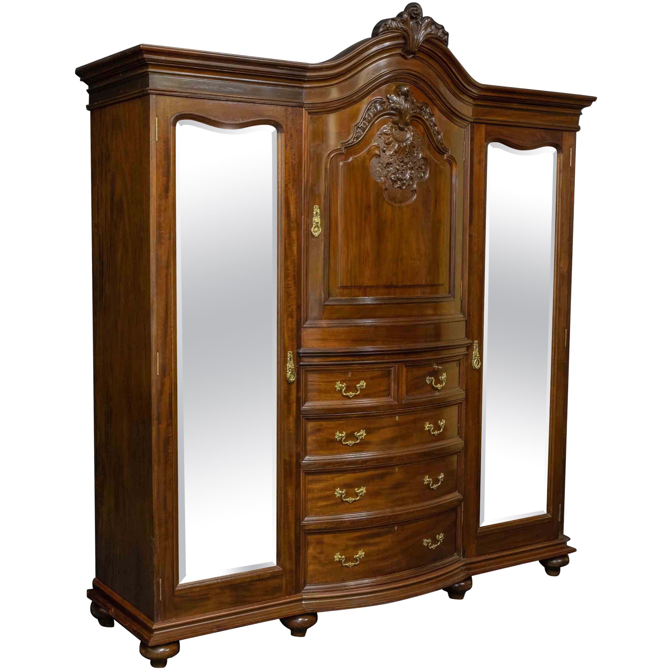 Elegant Victorian Mahogany Wardrobe For Sale at 1stDibs