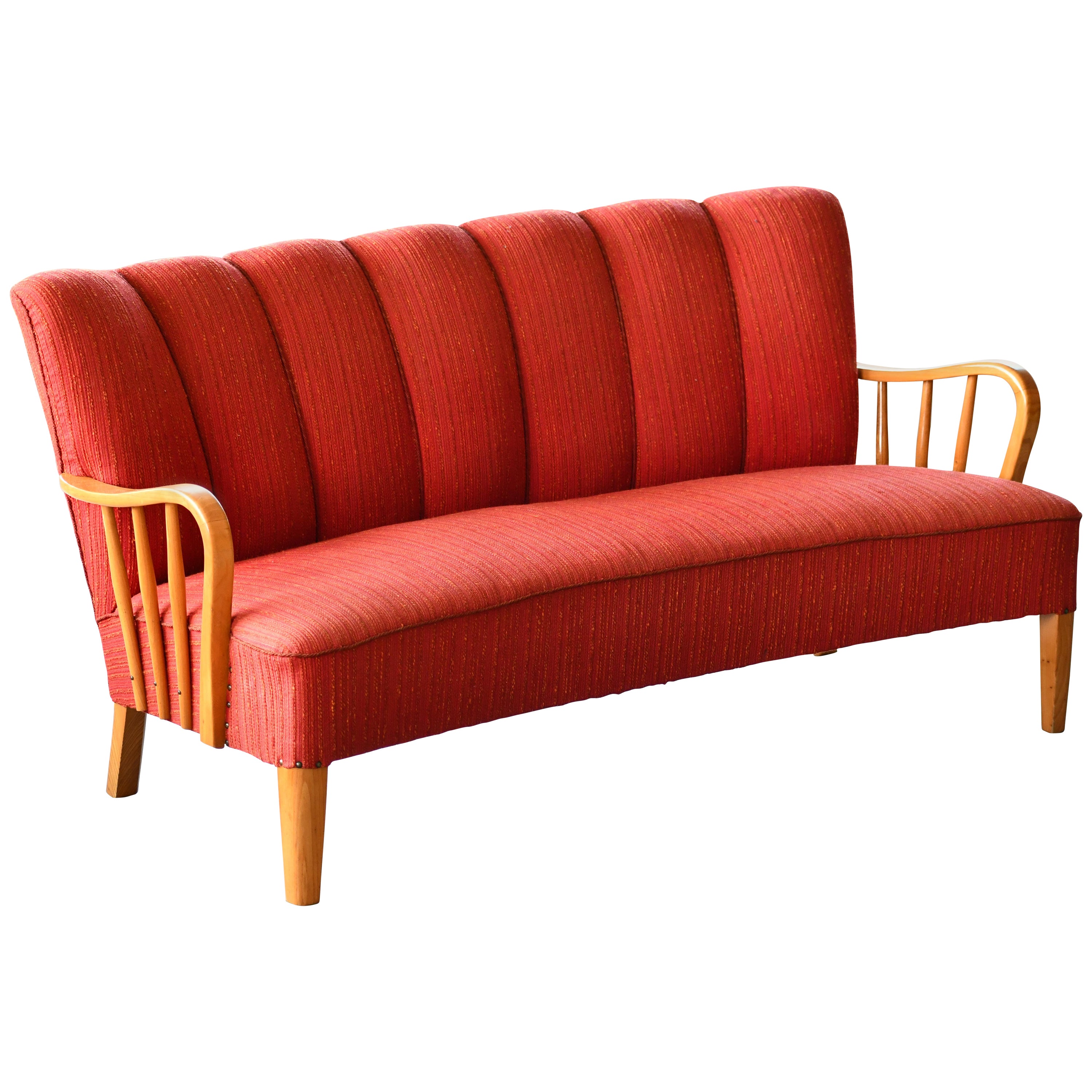 Loveseat ou petit canapé danois avec accoudoirs ouverts en bois d'orme, années 1940